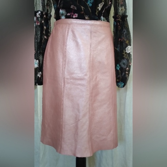 Pink Metallic BCBG Maxazria 100% leather Knee Length Skirt Size 6 Sissy Pricess - Picture 4 of 8